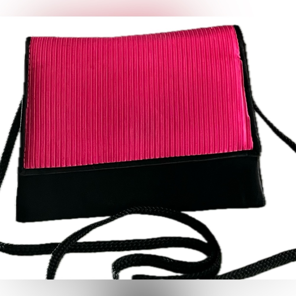 Adorable La Regale Vintage Mini Hot Pink Satin Purse